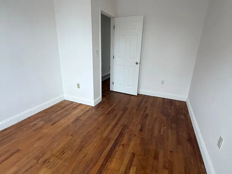 1379 Bronx River Ave #2R — Photo 9