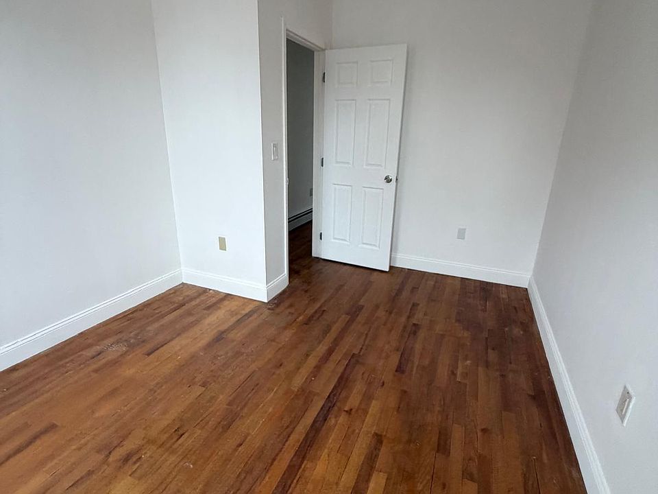 2nd image of 1379 Bronx River Ave #2R