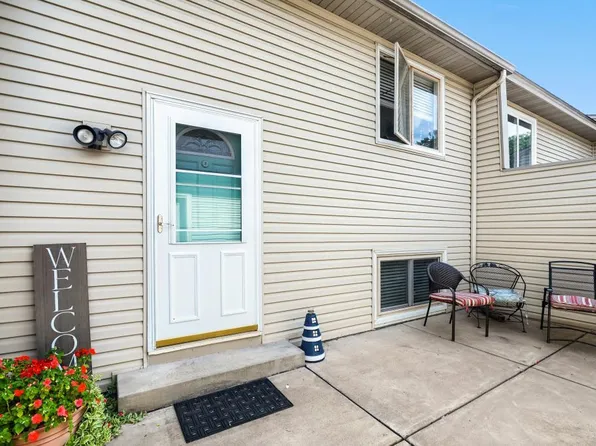 12164 Drake St NW, Coon Rapids, MN 55448