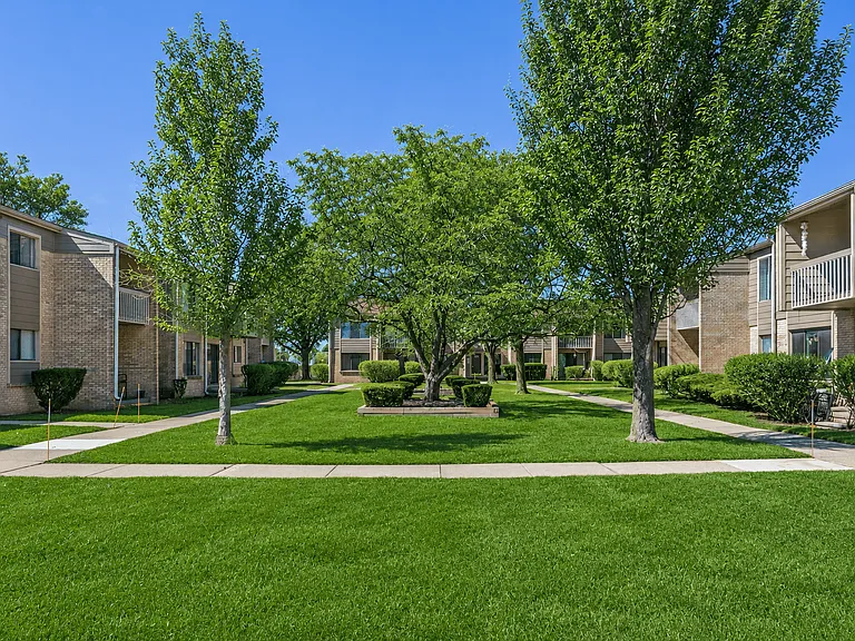 Legacy Place Apartments - Southfield, MI — Photo 21