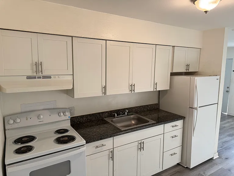 1415 E 98th Ave #B — Photo 9