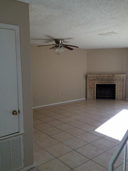 2nd image of 2414 Capitan Dr APT C