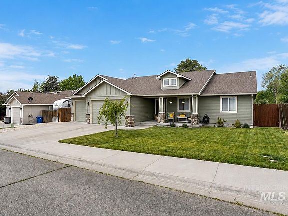 3rd image of 1557 NE Cinderloop