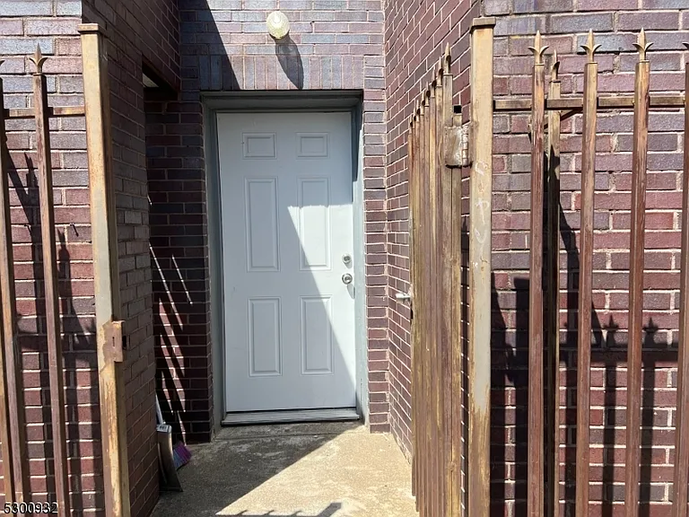 840 Mount Prospect Ave #1 — Photo 11