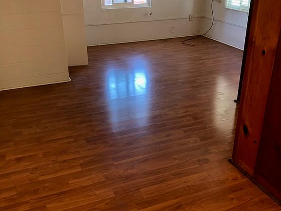 2nd image of 710 1/2 Bernardo Ave