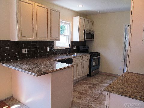 4th image of 47 Stewart St