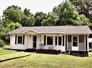 604 W Cherokee St, Chesnee, SC 29323