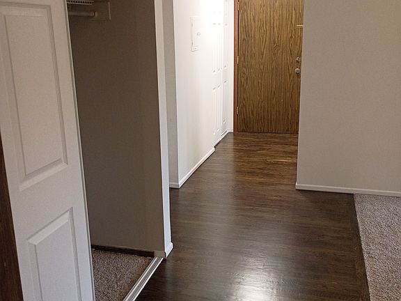 5th image of 806 Old Settlers Trl APT 8
