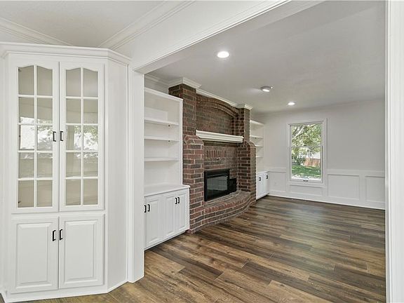 3rd image of 3222 S Argonne Ave