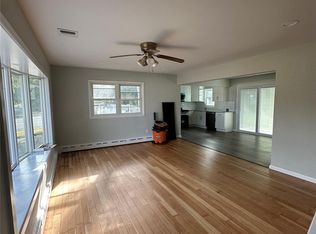 16 Blythe Rd, Ronkonkoma, NY 11779