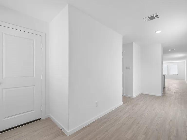 8523 Astral Pl — Photo 2