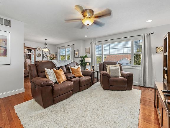 5th image of 212 Piave Ln