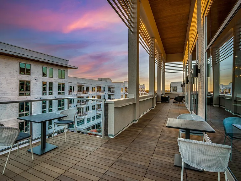 Luxia Gallery House — Photo 12