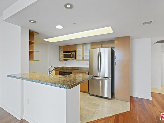 2nd image of 13700 Marina Pointe Dr Unit 1021