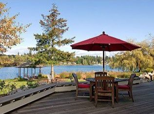 6428 NE Eagle Harbor Dr, Bainbridge Island, WA 98110