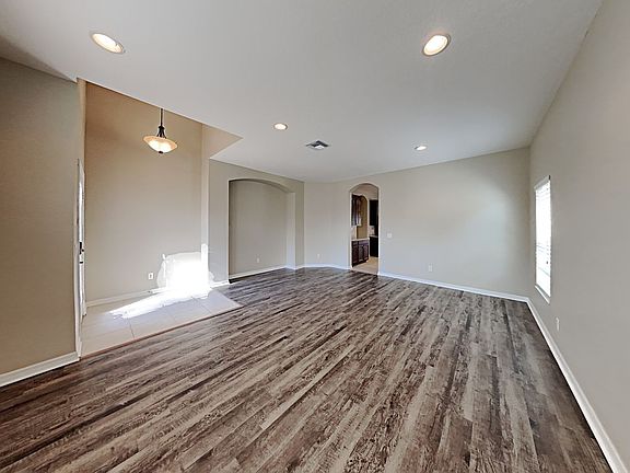4th image of 727 Griffen Heights Ct