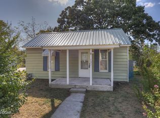 132 S Saint Charles Ave, Joplin, MO 64801