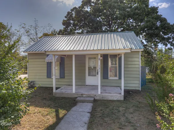 132 S Saint Charles Ave, Joplin, MO 64801