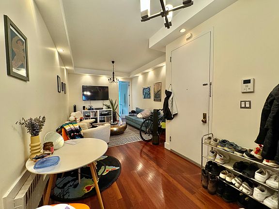 5th image of 297 Harman St #2A