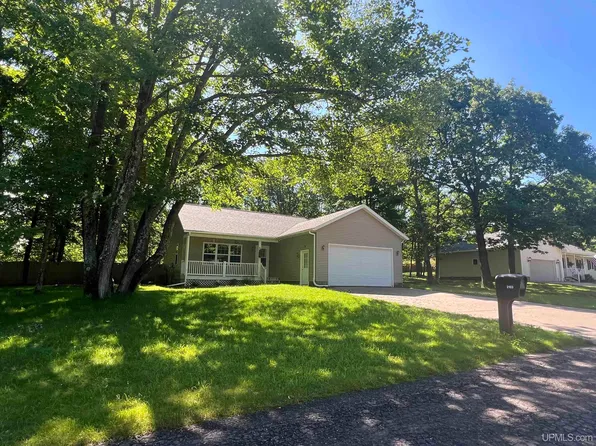 2103 Hunters Ln, Houghton, MI 49931