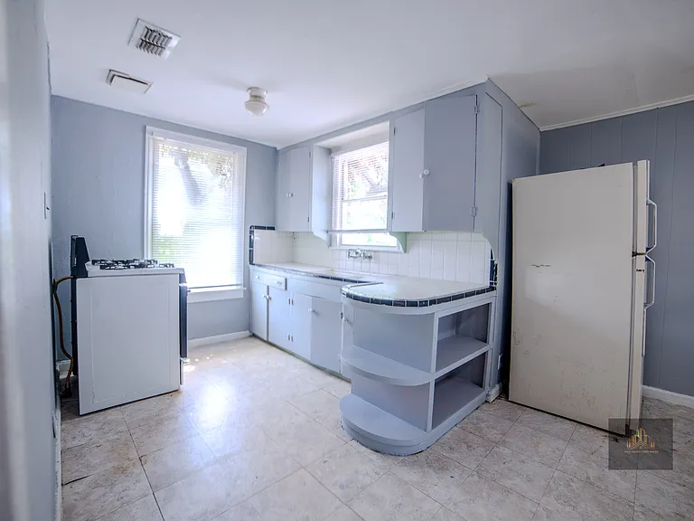 3800 Creswell Ave — Photo 8