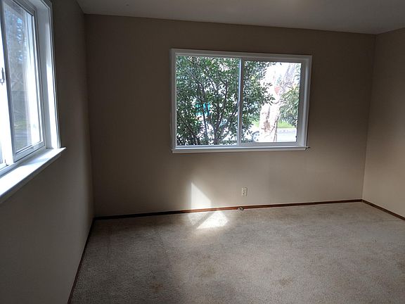 2nd image of 1052 Lily Ave