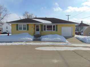 2086 Jackson St, New Vienna, IA 52065