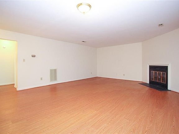 4th image of 280 Patriot Ln Unit A
