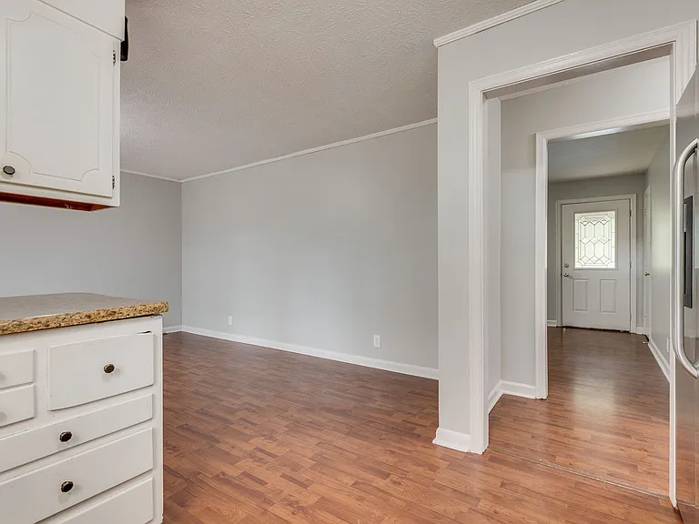 729 Foothills Rd — Photo 8