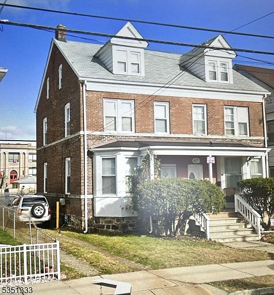 2nd image of 69 Richards Ave