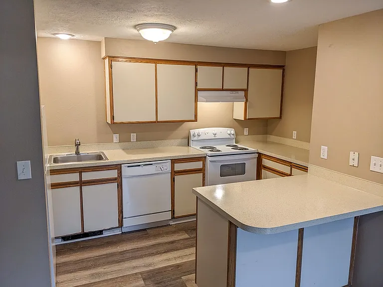 Silverwood Apartments — Photo 19