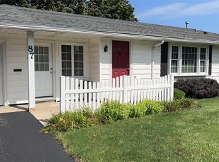 87 Woodbriar Dr, Rochester, NY 14616