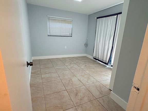 4th image of 4465 E 4th Ave