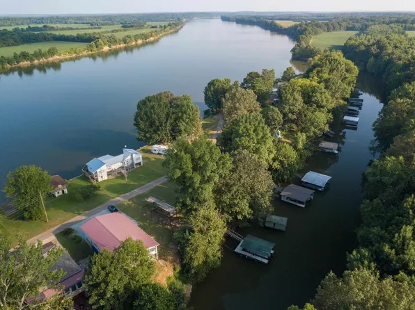 70 Point Way, Saltillo, TN 38370