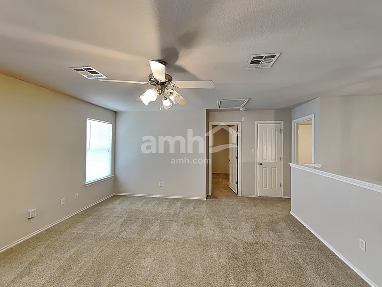 212 Hereford St — Photo 12