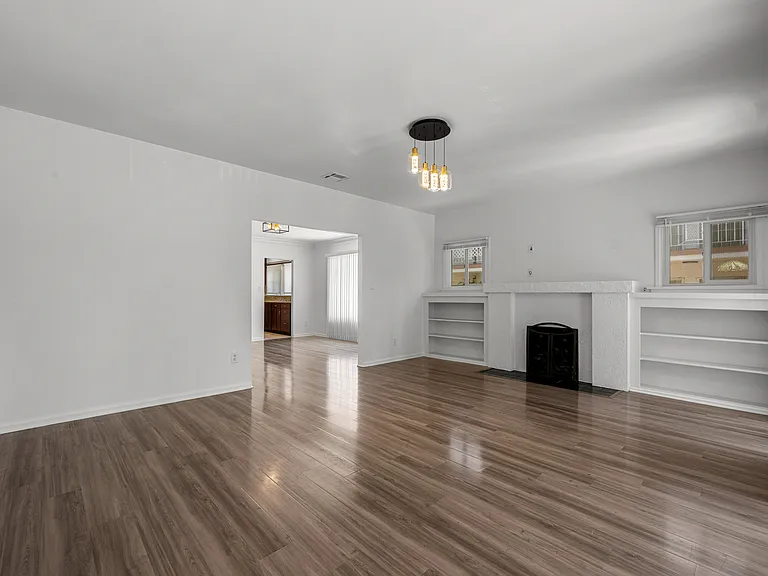 1030 N Spaulding Ave #1030 — Photo 2