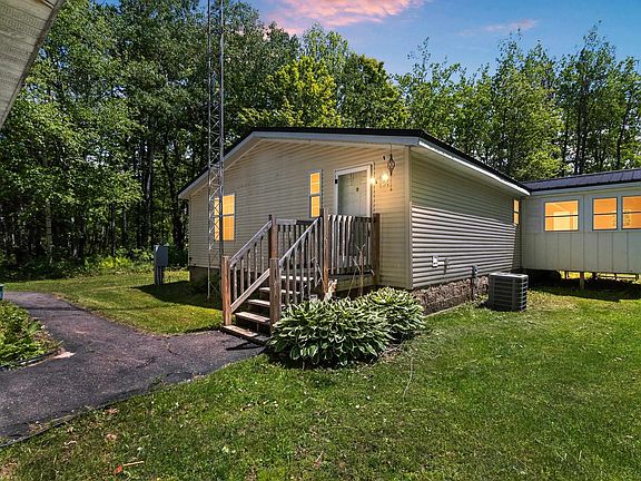 2nd image of 16975 Rolling Hills Ln
