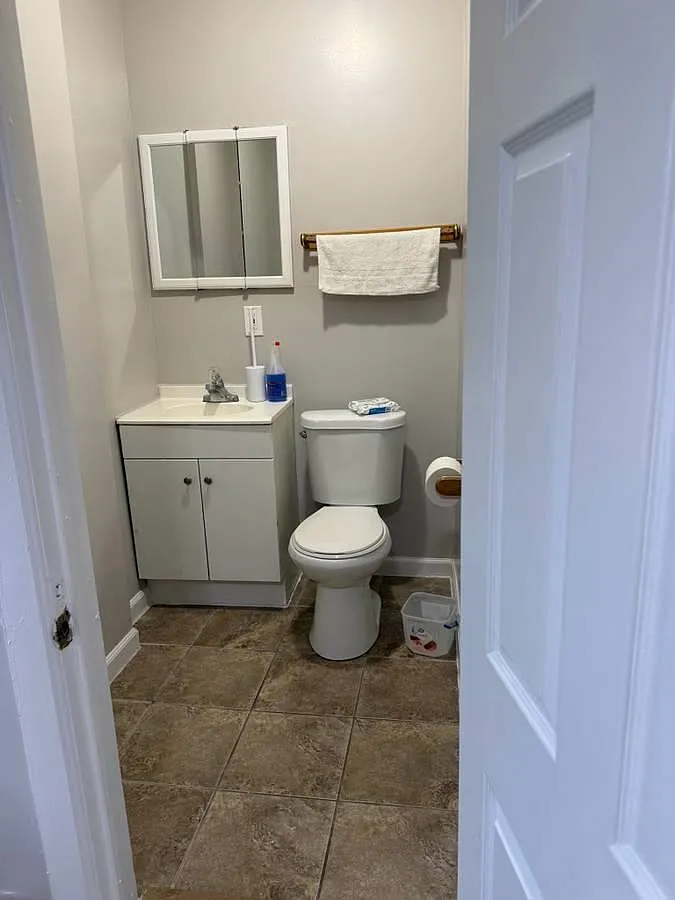4 bed, 1.5 bath, 1200 sqft, $2,600 — Photo 4