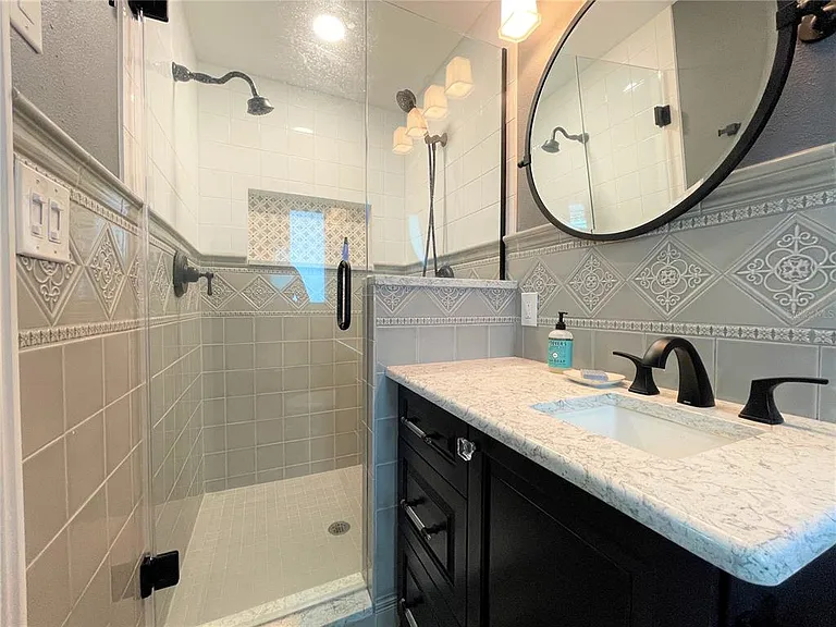 17045 Dolphin Dr — Photo 7