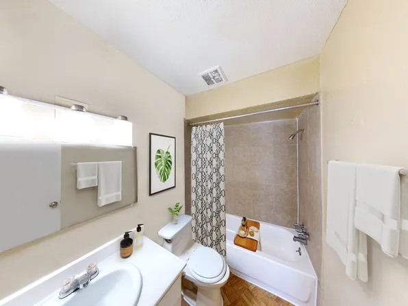 Raghu, 8655 Pitner Rd APT 107, Houston, TX 77080