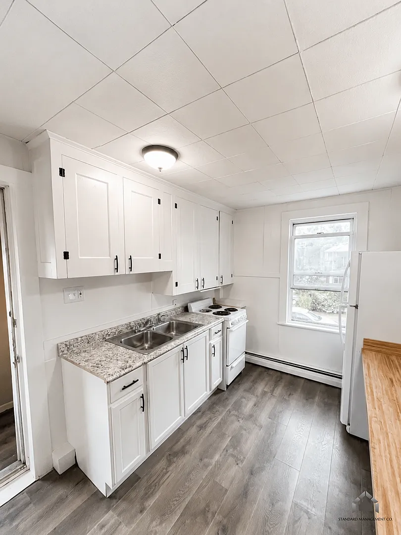 53 Clinton Ave — Photo 1