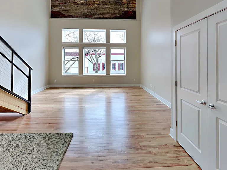 313 N State St #8 — Photo 4