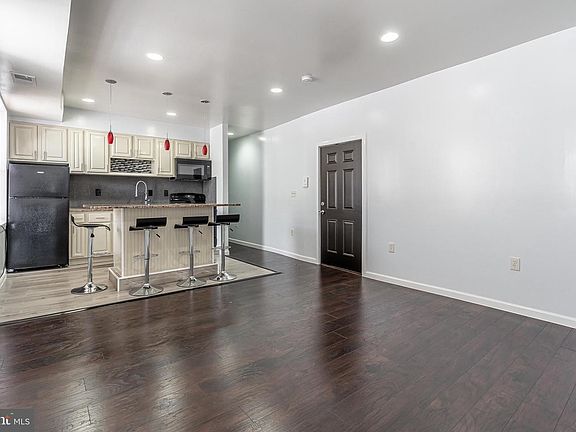 2nd image of 517 W Girard Ave APT 2
