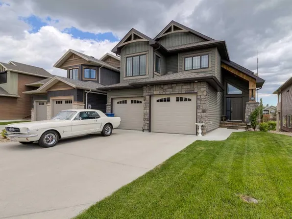 140 W Blackwolf Way N, Lethbridge, AB T1H 6Z7