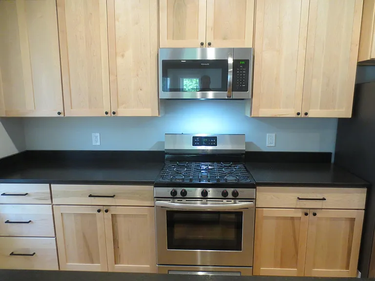4403 Franklin Blvd — Photo 3