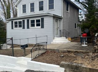 25 Pine Dr #25A, Oyster Bay, NY 11771