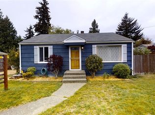 702 SW 106th St, Seattle, WA 98146