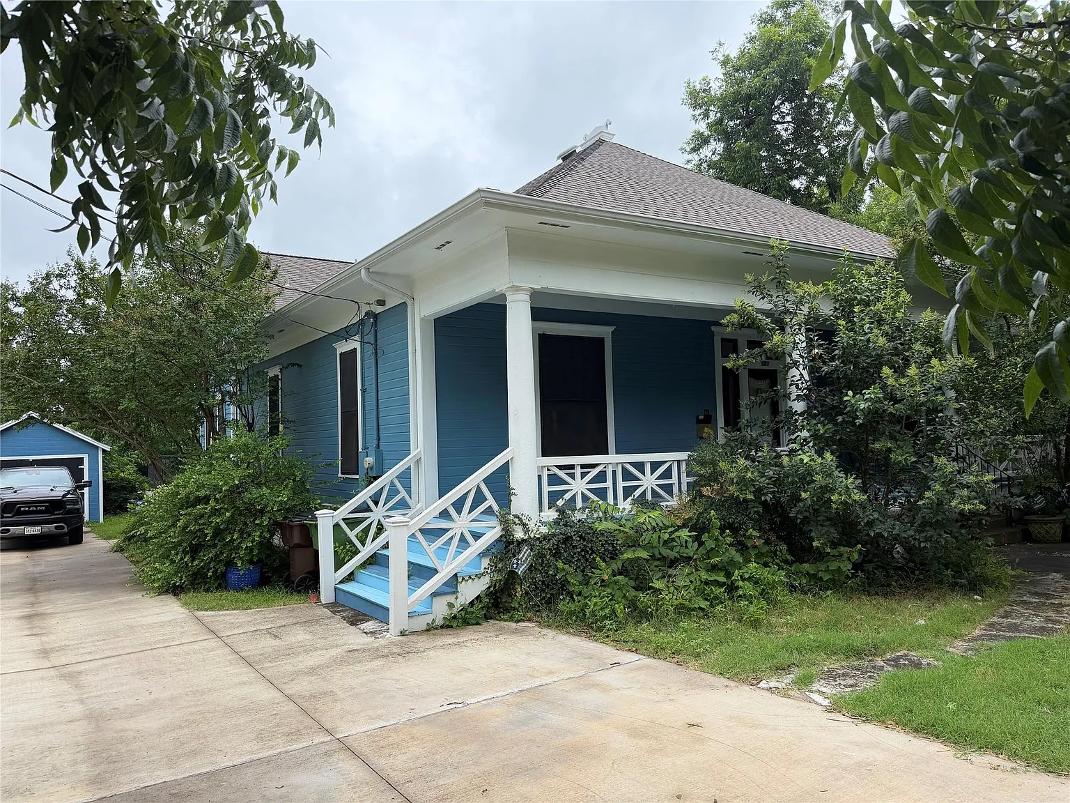 6 bed, 3.0 bath, 3567 sqft, $4,300 — Photo 3