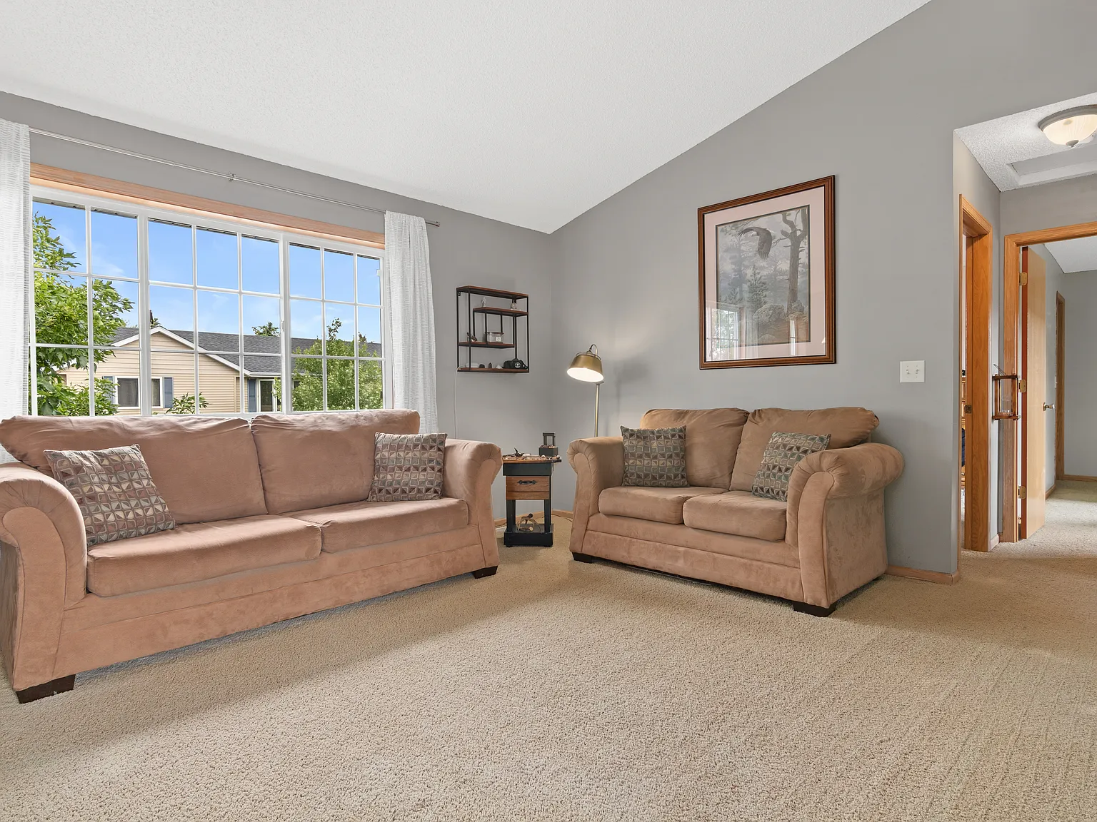 3 bed, 1.5 bath, 1258 sqft, $2,150 — Photo 3