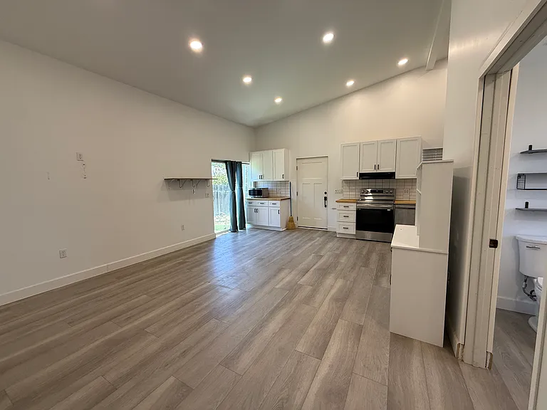 5827 Amaya Dr — Photo 7